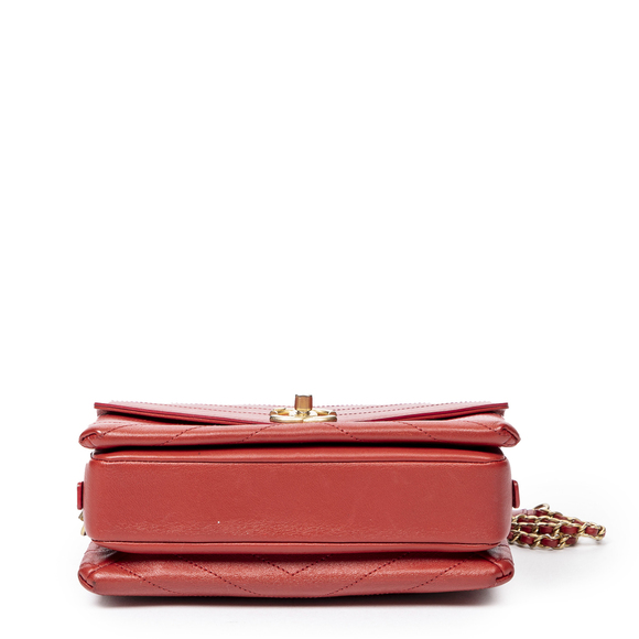 Chanel Chevron Envelope Flap in Red Quilted Chevron Leather - Picture 6 of 7
